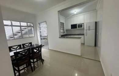 Imagem: A casa possui 3 Dormitórios, 2 Banheiros, 2 Vagas na garagem