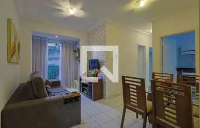 Imagem: O apartamento possui 2 Dormitórios, 1 Banheiro, 1 Vaga na garagem