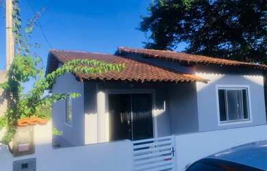 Imagem: A casa possui 2 Dormitórios, 1 Banheiro, 1 Vaga na garagem