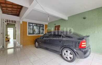 Imagem: A casa possui 3 Dormitórios, 4 Banheiros, 2 Vagas na garagem