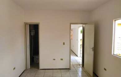 Imagem: O apartamento possui 1 Dormitório, 1 Banheiro, 1 Vaga na garagem