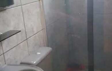 Imagem: O apartamento possui 2 Dormitórios, 1 Banheiro e está localizado