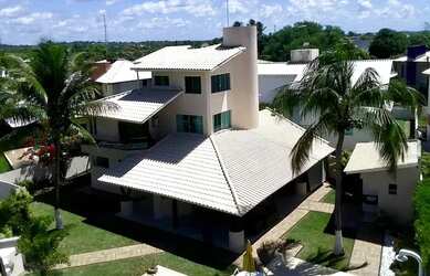 Imagem: A casa em condomínio possui 5 Dormitórios, 5 Banheiros, 5