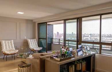 Imagem: O apartamento possui 4 Dormitórios, 1 Banheiro, 3 Vagas na