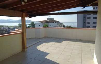 Imagem: O apartamento possui 3 Dormitórios, 1 Banheiro, 1 Vaga na garagem