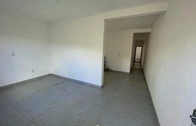 Imagem: A casa possui 3 Dormitórios, 1 Banheiro, 1 Vaga na garagem