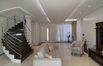 Imagem: A casa em condomínio possui 3 Dormitórios, 3 Banheiros, 3