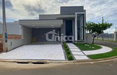 Imagem: A casa em condomínio possui 3 Dormitórios, 4 Banheiros, 4