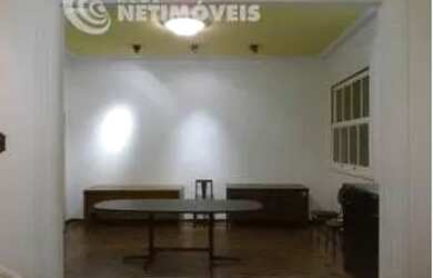 Imagem: O depósito possui 2 Vagas na garagem e 600m² de Área e está