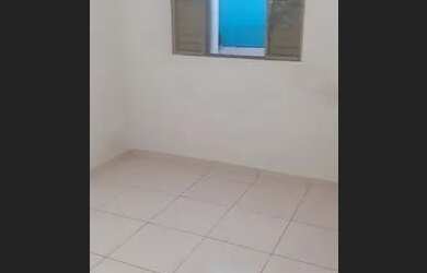 Imagem: A casa possui 2 Dormitórios, 1 Banheiro, 3m² de Área e está
