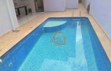 Imagem: A casa possui 2 Dormitórios, 3 Banheiros, 2 Vagas na garagem