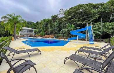 Imagem: A casa em condomínio possui 3 Dormitórios, 2 Banheiros, 3