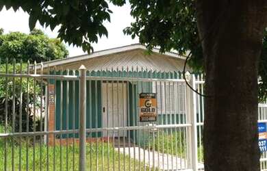 Imagem: A casa possui 3 Dormitórios, 2 Banheiros, 160m² de Área