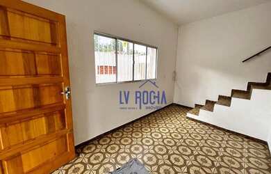 Imagem: A casa possui 3 Dormitórios, 2 Banheiros, 1 Vaga na garagem