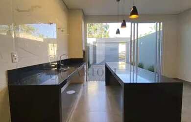 Imagem: A casa possui 3 Dormitórios, 1 Banheiro, 97m² de Área e