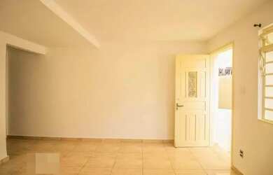 Imagem: A casa possui 2 Dormitórios, 2 Banheiros, 1 Vaga na garagem