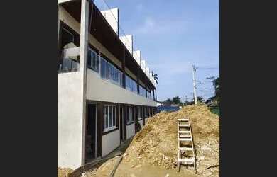 Imagem: A casa possui 1 Dormitório, 1 Banheiro, 1 Vaga na garagem