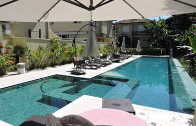 Imagem: A casa em condomínio possui 4 Dormitórios, 5 Banheiros, 3