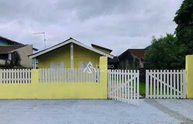 Imagem: A casa possui 2 Dormitórios, 1 Banheiro, 5 Vagas na garagem