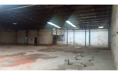 Imagem: O depósito possui 930m² de Área e está localizado em Vila