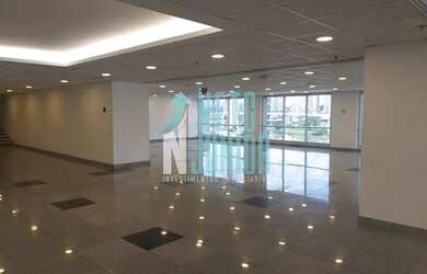 Imagem: O depósito possui 5 Vagas na garagem, 504m² de Área e está