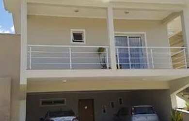 Imagem: A casa em condomínio possui 3 Dormitórios, 3 Banheiros, 5