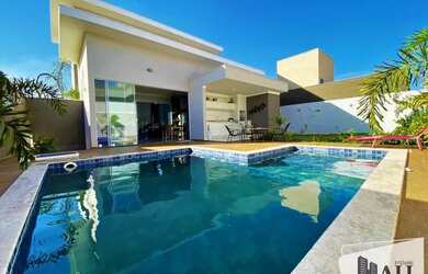 Imagem: A casa em condomínio possui 2 Dormitórios, 4 Banheiros, 4