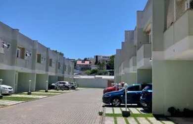 Imagem: A casa em condomínio possui 3 Dormitórios, 3 Banheiros, 2