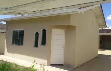 Imagem: A casa possui 3 Dormitórios, 2 Banheiros, 1 Vaga na garagem