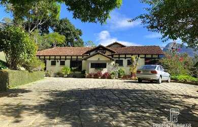 Imagem: A casa possui 5 Dormitórios, 5 Banheiros, 5 Vagas na garagem