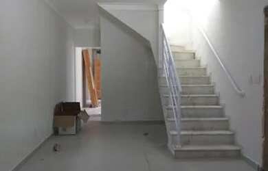 Imagem: A casa possui 3 Dormitórios, 2 Banheiros, 2 Vagas na garagem