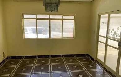 Imagem: A casa e possui 3 Dormitórios, Suítes, 2 Banheiros, 1 Vaga