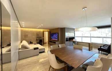 Imagem: O apartamento possui 4 Dormitórios, 3 Banheiros, 3 Vagas na