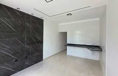 Imagem: A casa possui 2 Dormitórios, 1 Banheiro, 2 Vagas na garagem