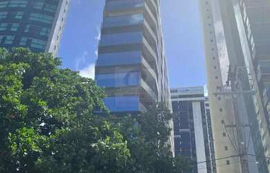 Imagem: O apartamento possui 4 Dormitórios, 1 Banheiro, 4 Vagas na