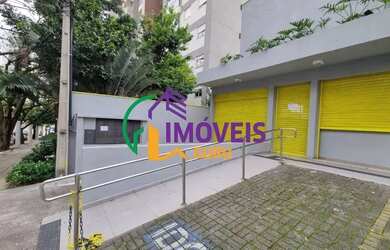 Imagem: O depósito possui 5 Vagas na garagem, 726m² de Área e está