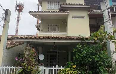 Imagem: A casa em condomínio possui 4 Dormitórios, 5 Banheiros, 1