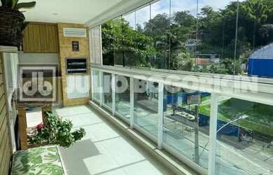 Imagem: O apartamento possui 3 Dormitórios, 2 Banheiros, 2 Vagas na