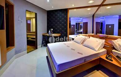 Imagem: O depósito possui 5 Vagas na garagem, 3.364m² de Área e