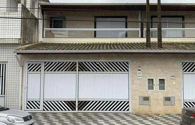 Imagem: A casa à venda possui 3 Dormitórios, 3 Banheiros, 2 Vagas