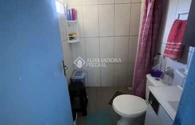 Imagem 10: Duas casas no mesmo terreno - excelente para renda ou moradia - Bairro...