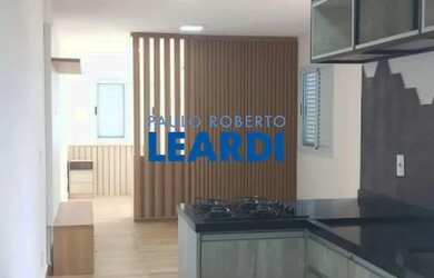 Imagem: O apartamento possui 1 Dormitório, 1 Banheiro, 1 Vaga na garagem