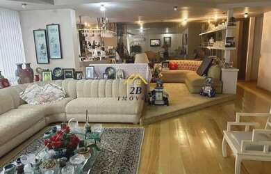 Imagem: O apartamento possui 4 Dormitórios, 3 Banheiros, 4 Vagas na