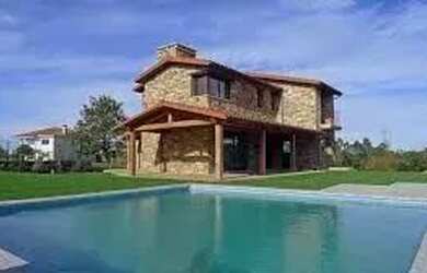 Imagem: A casa possui 5 Dormitórios, 5 Banheiros, 5 Vagas na garagem