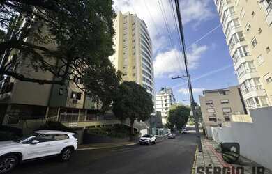 Imagem: O apartamento possui 3 Dormitórios, 1 Banheiro, 1 Vaga na garagem