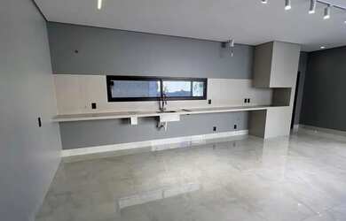 Imagem 4: Sobrado no mirante do lago