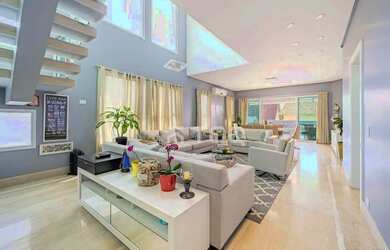 Imagem: A casa em condomínio possui 3 Dormitórios, 4 Banheiros, 4