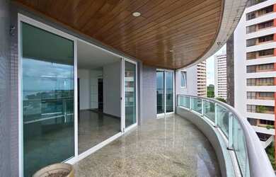 Imagem: O apartamento possui 4 Dormitórios, 5 Banheiros, 3 Vagas na