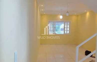 Imagem: A casa possui 3 Dormitórios, 4 Banheiros, 2 Vagas na garagem