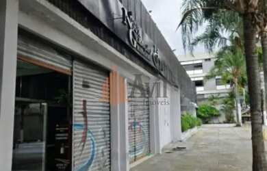 Imagem: O depósito possui 5 Vagas na garagem e 921m² de Área e está